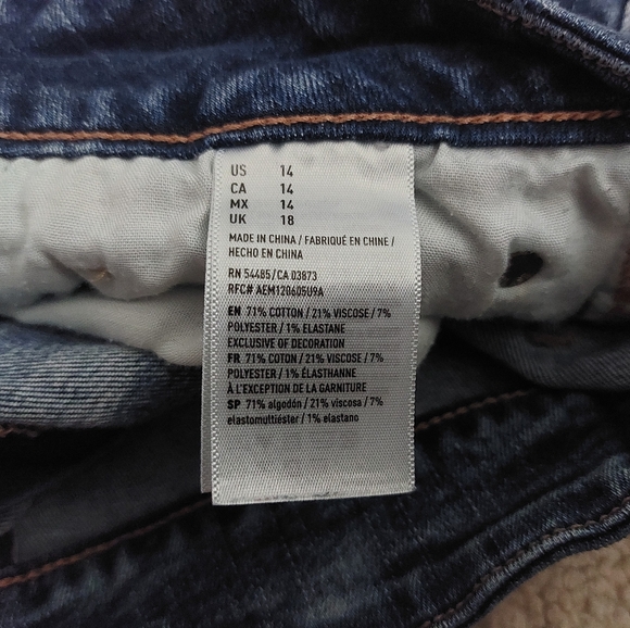 American Eagle Outfitters Distressed High Rise Shortie, Size 14 - Picture 3 of 4